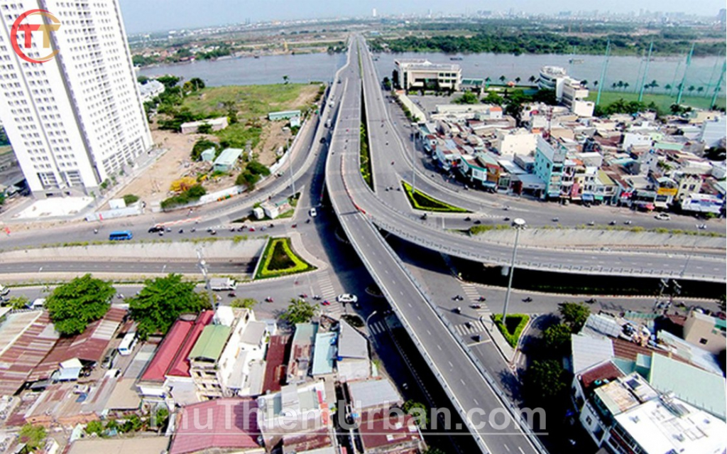 cầu thủ thiêm 1 - góc chụp đướng lên cầu hướng bình thạnh