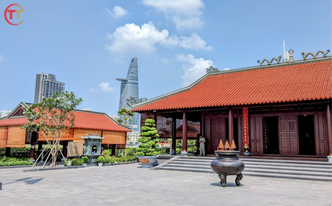 mặt ngoài đình thần an khánh thủ thiêm