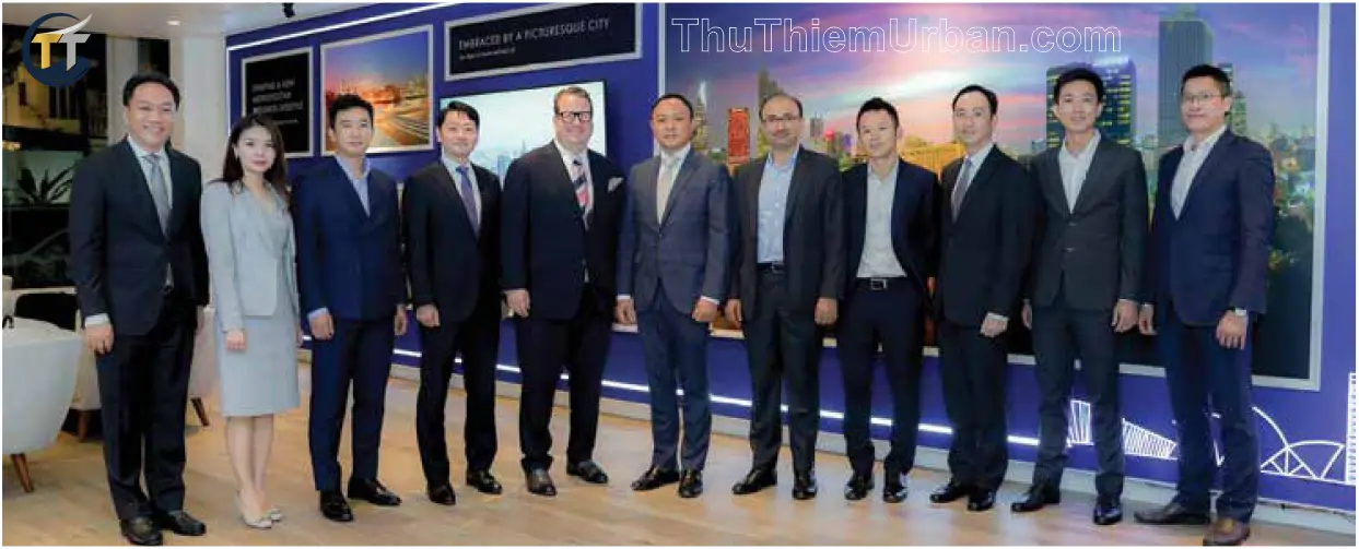 hình ảnh đội ngũ phát triển sơn kim land new