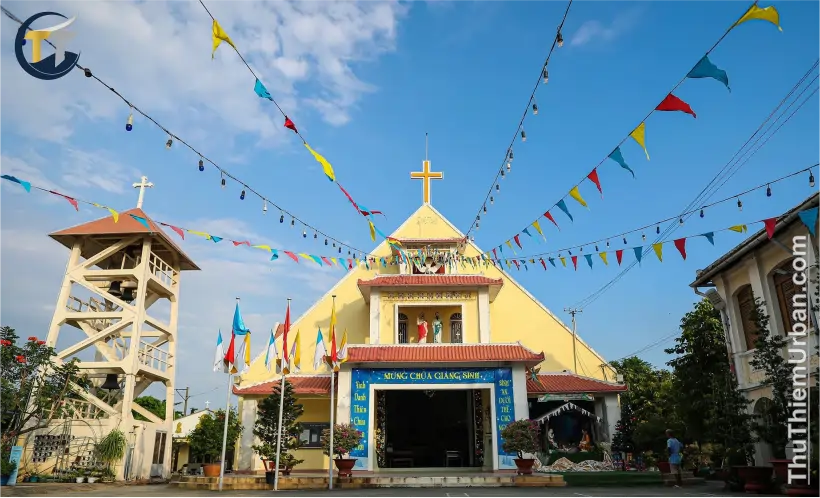 hình nhà thờ giáo xứ & dòng mến thánh giá tại thủ thiêm quận 2 new